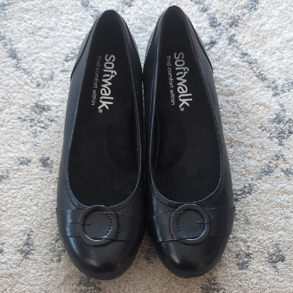 SoftWalk Women's  Black Loafers